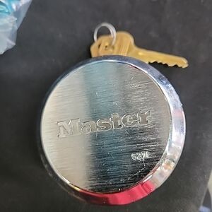 Master Lock ProSeries 6271 hidden shackle padlock